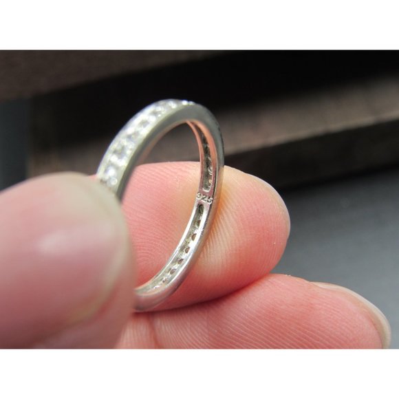 Size 6 Sterling Silver Clear Cubic Zirconia Simple Gem Band Ring - Picture 4 of 7